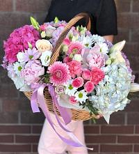 Композиция солнечный день в Большое Буньково Цветочная композиция из Розы, Хризантемы, Пионы и Лизиантусы в корзине в Большое Буньково