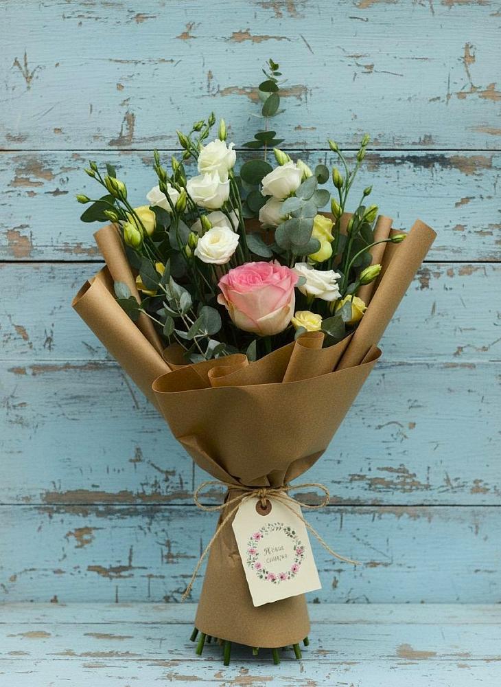 Букет цветов из: Розы и Лизиантусы в Большое Буньково