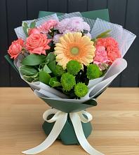 Букет цветов из:  Гвоздики, Розы, Герберы и Хризантемы в Большое Буньково